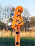 6_squier_precision_bass.jpg