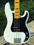 Squier LE CV 70s Precision Bass SD Pups BAB Bridge Kases Bag